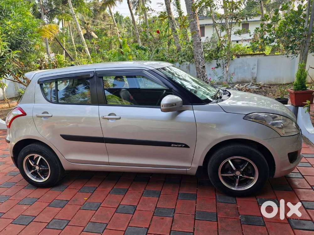 Swift 2013 Model - Low Km - Leather Covered Seat - Alloy Wheels