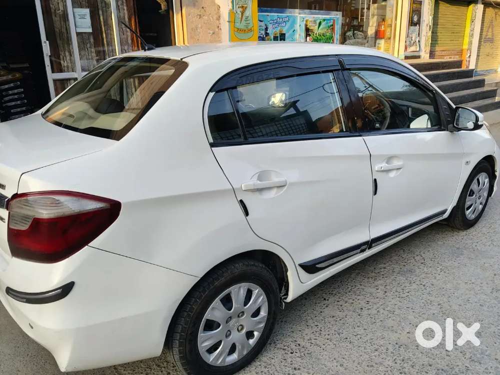 Honda Amaze 2017 Petrol Well Maintained