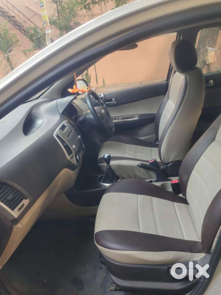 Hyundai I20 2009-2011 Asta, 2010, Petrol