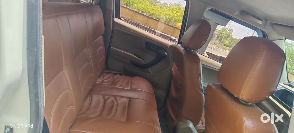 Mahindra Tuv 300 T6, 2017, Diesel