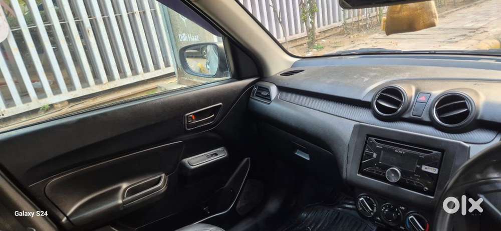 Maruti Suzuki Swift Lxi Optional-o, 2018, Petrol