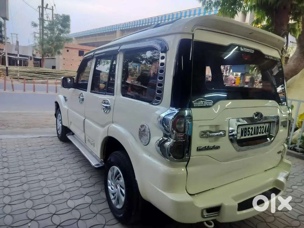 Mahindra Scorpio S2 2016 Diesel 84000 Km Driven/. Tax-life Lime