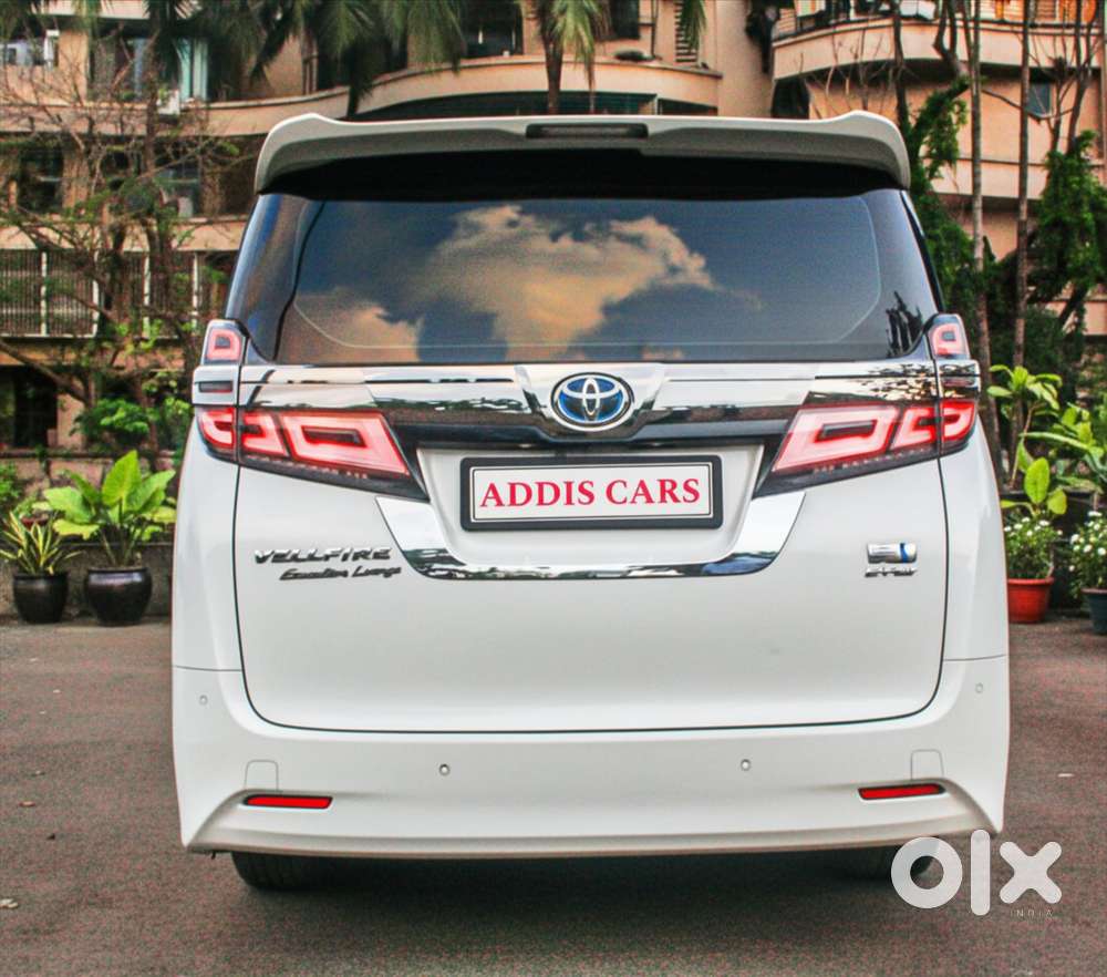 Toyota Vellfire 2.5 Executive Lounge, 2023, Petrol