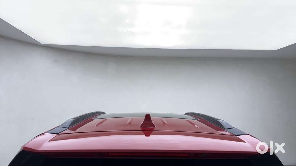 Mahindra Xuv700 2.0 Ax 5 Petrol At Str, 2022, Petrol