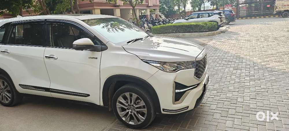Toyota Innova Hycross 2023 Hybrid Automatic