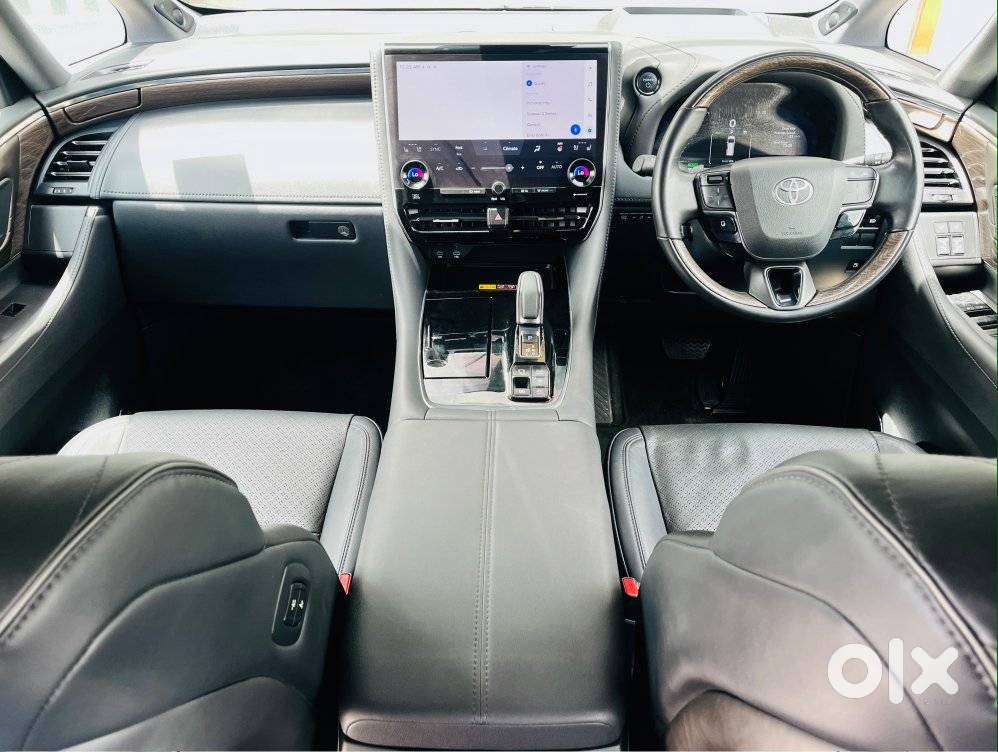 Toyota Vellfire 2.5 Executive Lounge, 2025, Petrol