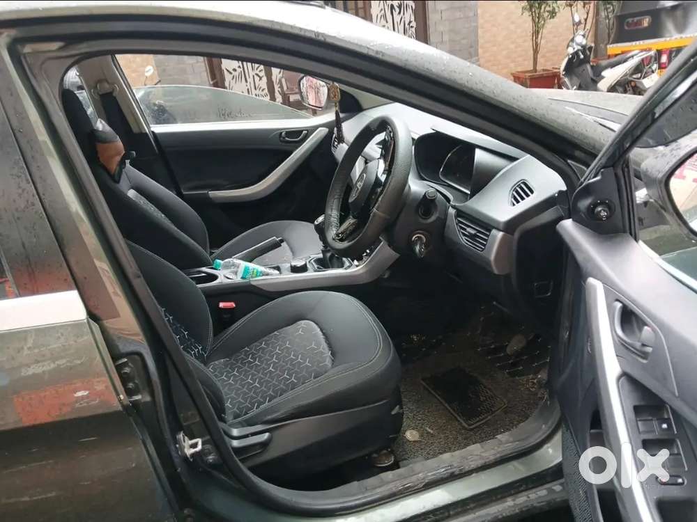 Tata Nexon 2021 Xm  Petrol  Very Less Driven