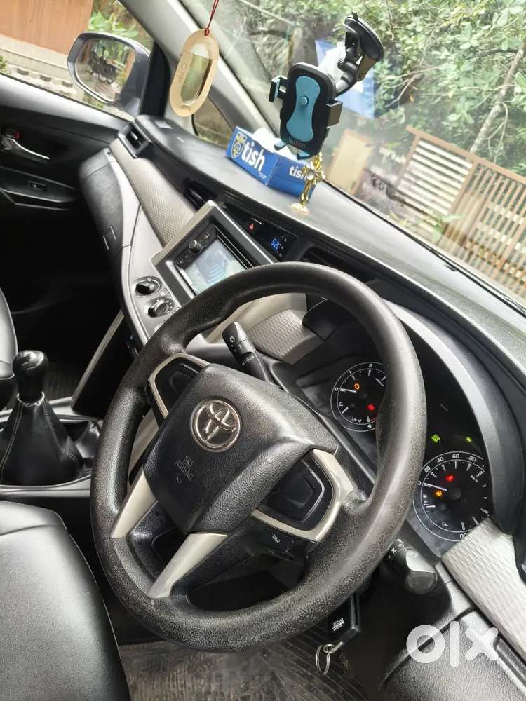 Toyota Innova Crysta G 8 Diesel 2017