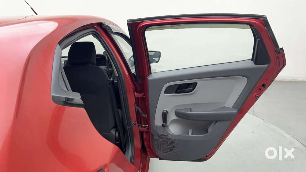 Tata Altroz 1.2 Xe, 2020, Petrol