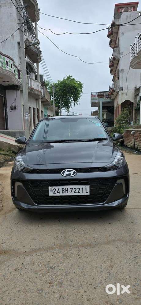 Hyundai Aura 2024 Cng & Hybrids Well Maintained
