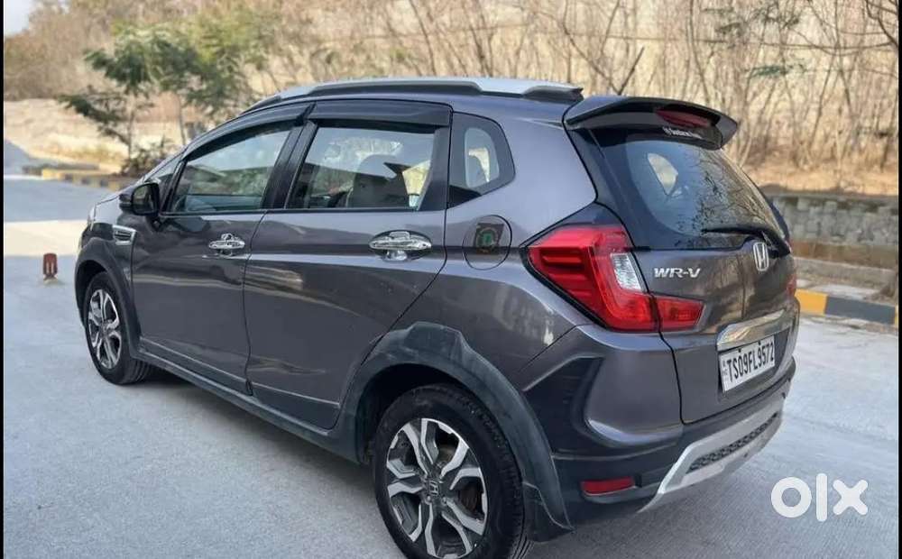 Honda Wr-v 2017 Diesel Well Maintained With Sunroof Top Model Vx.