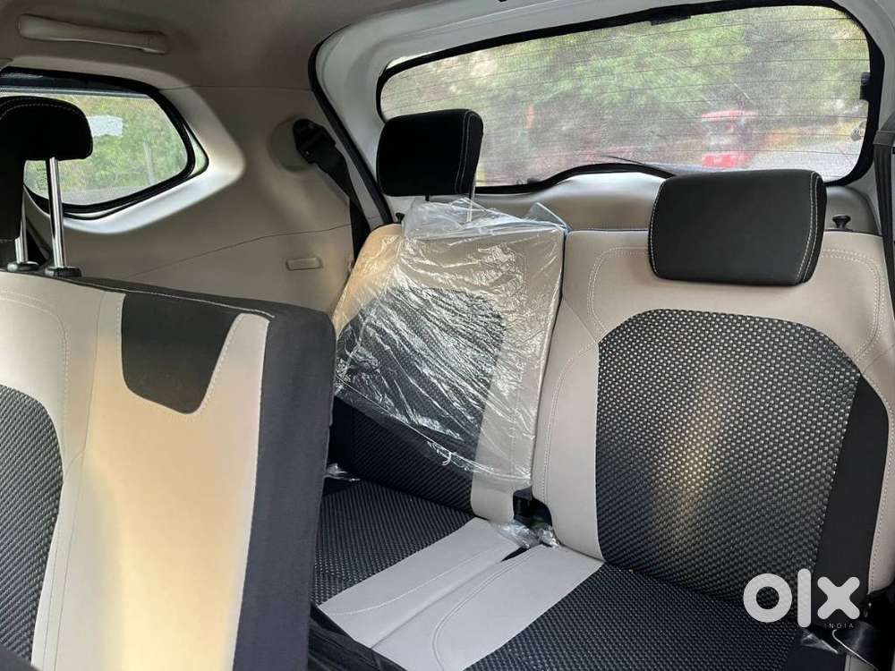 Renault Triber Rxz Easy-r Amt, 2021, Petrol