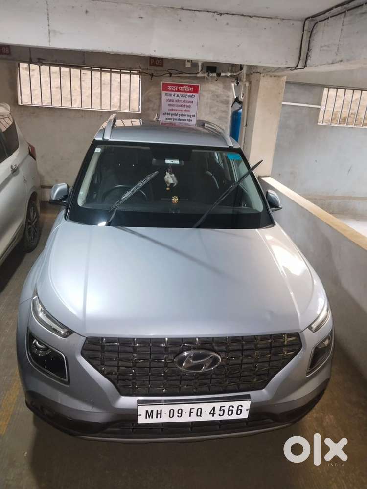 Hyundai Venue 2021 Petrol 38000 Km Driven