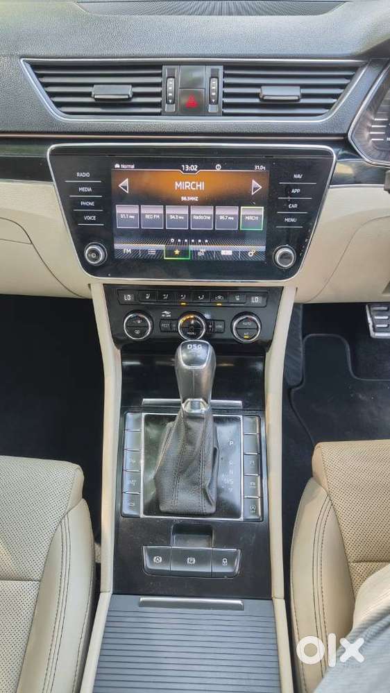 Skoda Superb 2.0 L&k Tsi At, 2022, Petrol