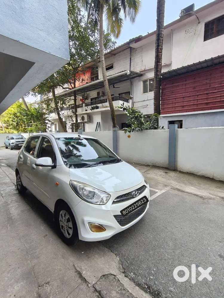 Automatic Hyundai I10 Sportz
