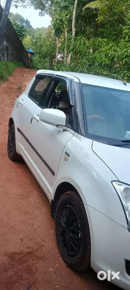 Maruti Suzuki Swift 2010