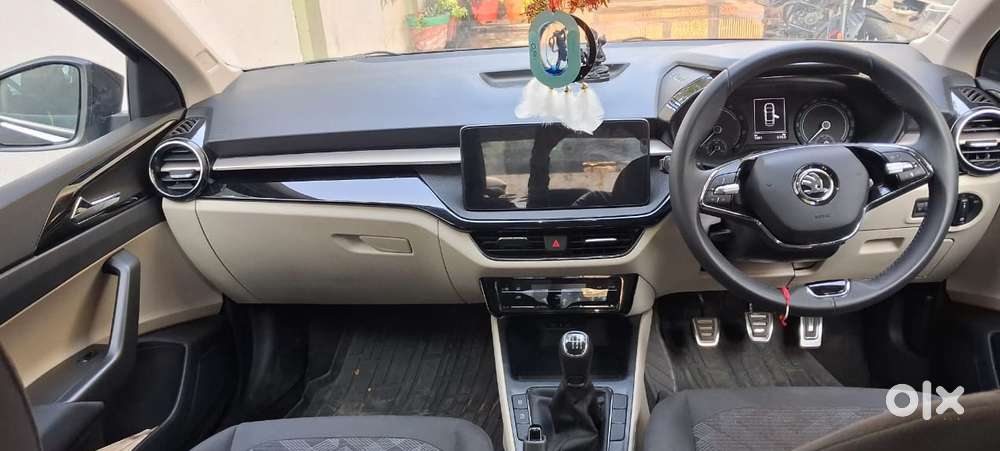 Skoda Slavia Sportline 1.0l Tsi Mt, 2025, Petrol