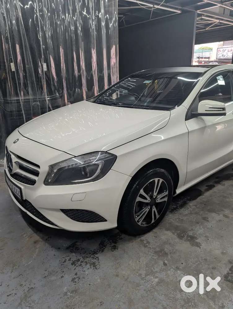 Mercedes-benz A Class 2015 Petrol Well Maintained. Showroom Track