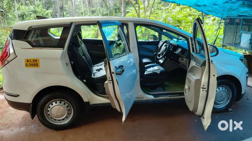 Mahindra Marazzo 2023 Diesel Manual