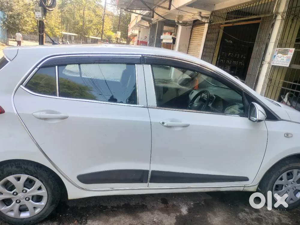 Hyundai Grand I10 2016 With Kms Driven