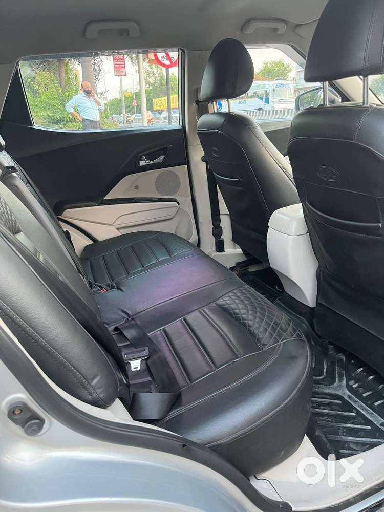 Mahindra Xuv300 W8, 2021, Petrol