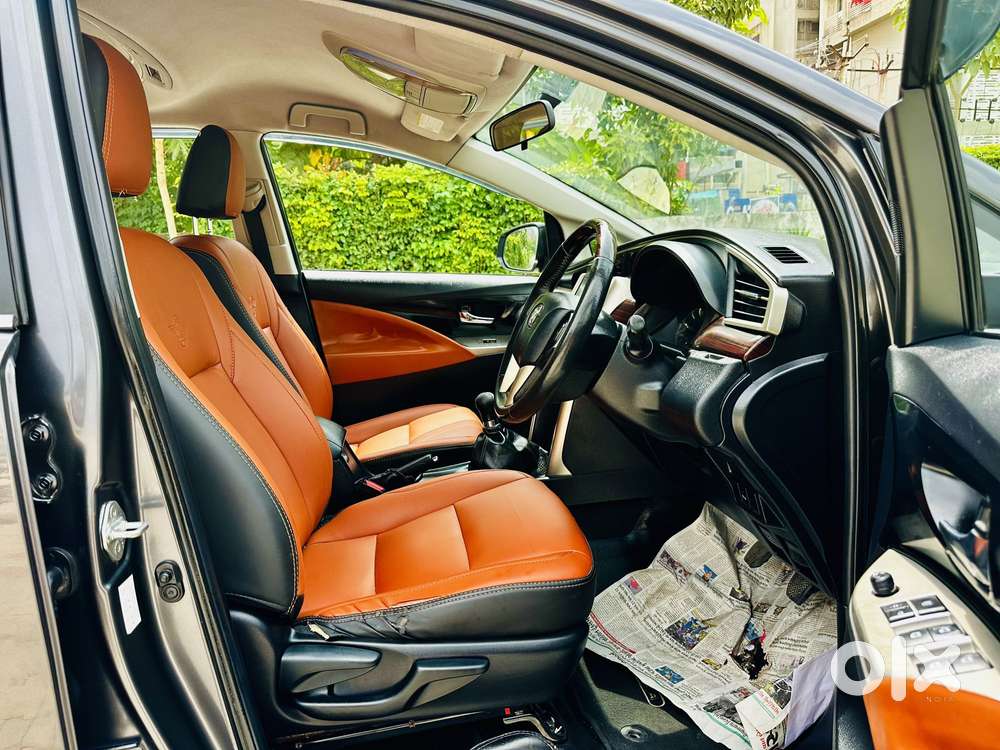 Toyota Innova Crysta 2.4 V 8 Str, 2016, Diesel