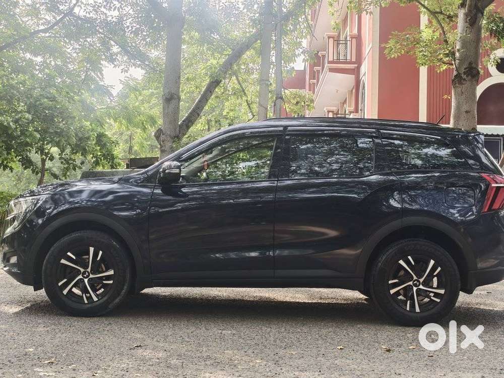 Mahindra Xuv700 2.0 Mx Petrol Mt 5 Str, 2024, Petrol