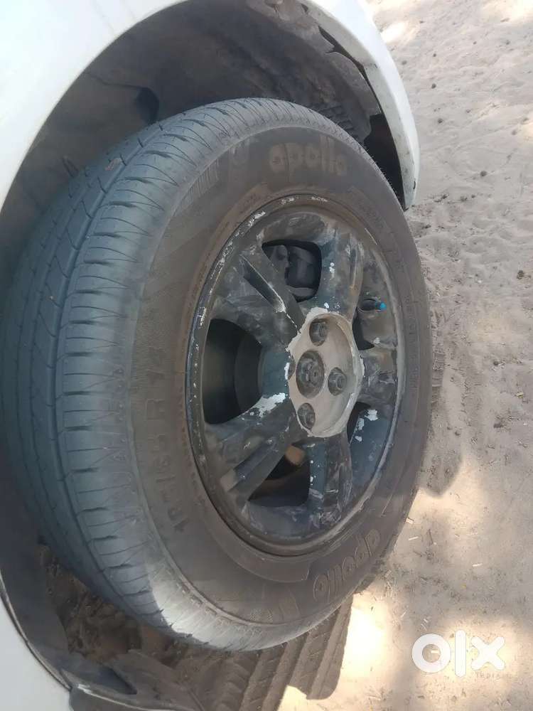 गाड़ी कंडीशन A1 80000 किलोमीटर चली हुई सेकंड ऑनर