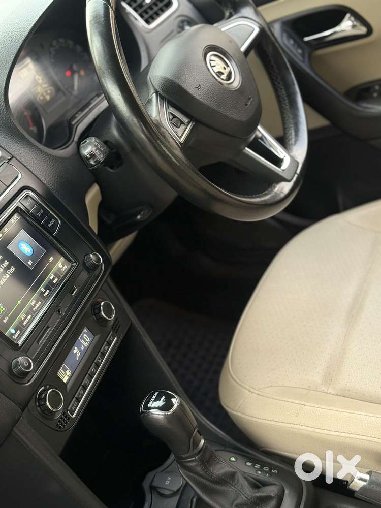Skoda Rapid 1.6 Mpi At Style, 2017, Petrol