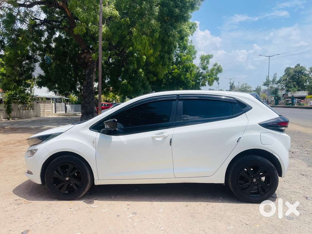 Tata Altroz Petrol 2023