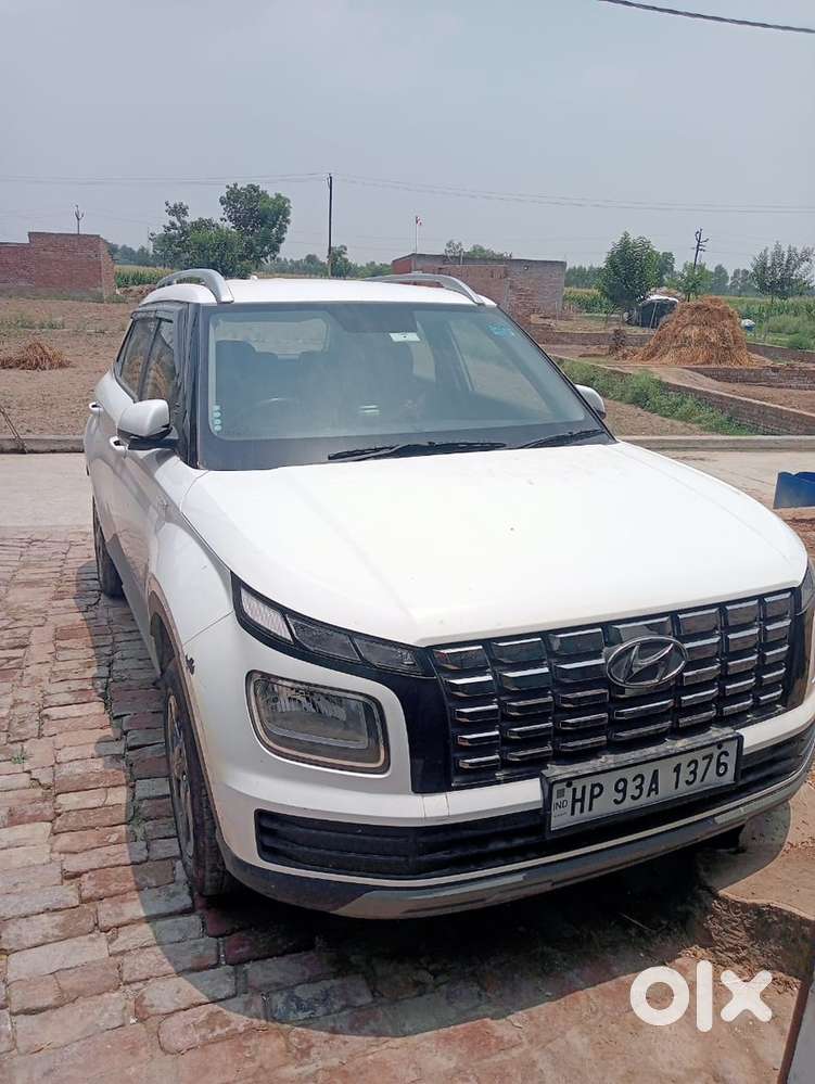 Hyundai Venue Petrol 2024