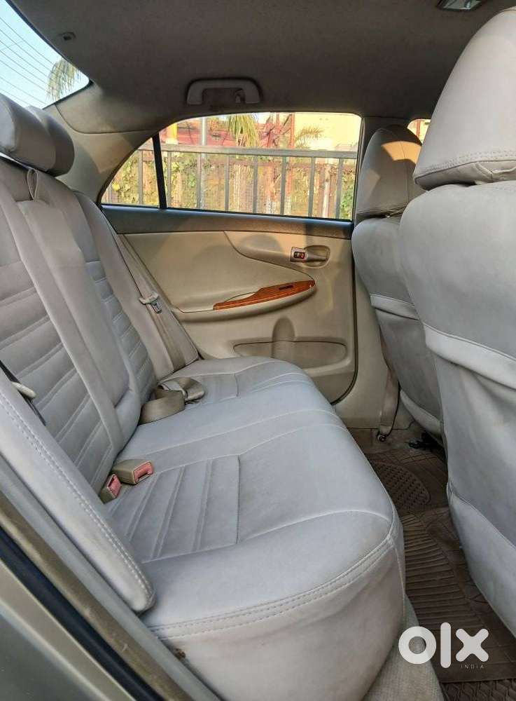 Toyota Corolla Altis 2010-2013 Vl, 2010, Petrol