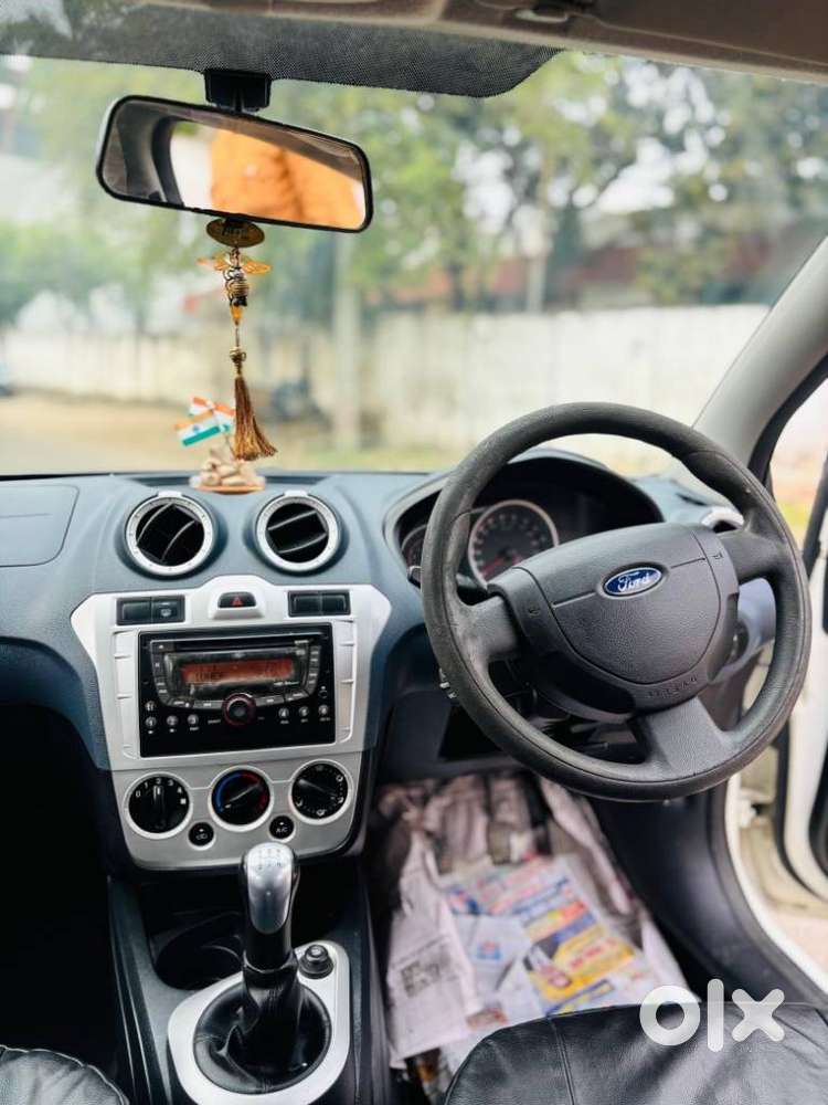 Ford Figo, 2014, Petrol