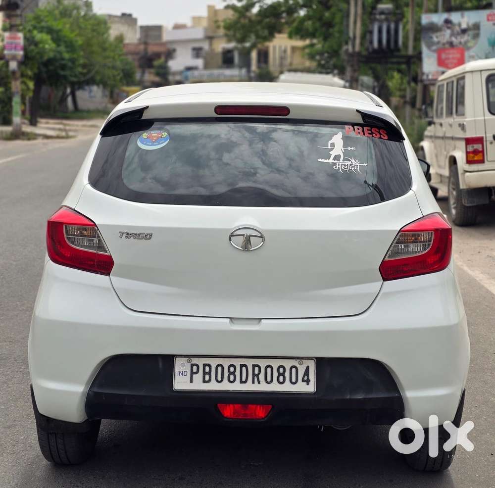 Tata Tiago Xe, 2016, Petrol