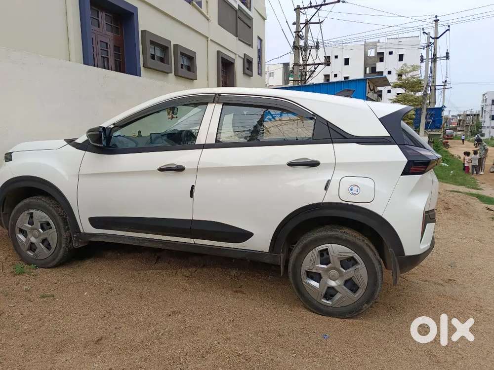 Tata Nexon Revotron Petrol Manual 2024
