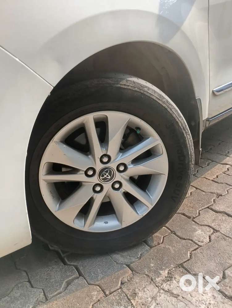 Toyota Innova Crysta 2019 Diesel Manual