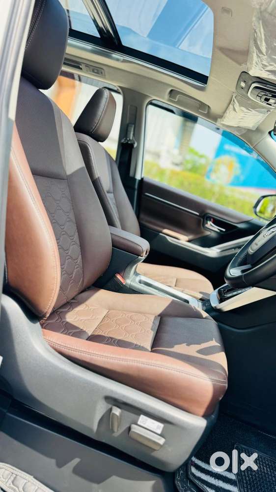 Toyota Innova Hycross 2.0 Zx (o) Hybrid 7 Str, 2024, Petrol