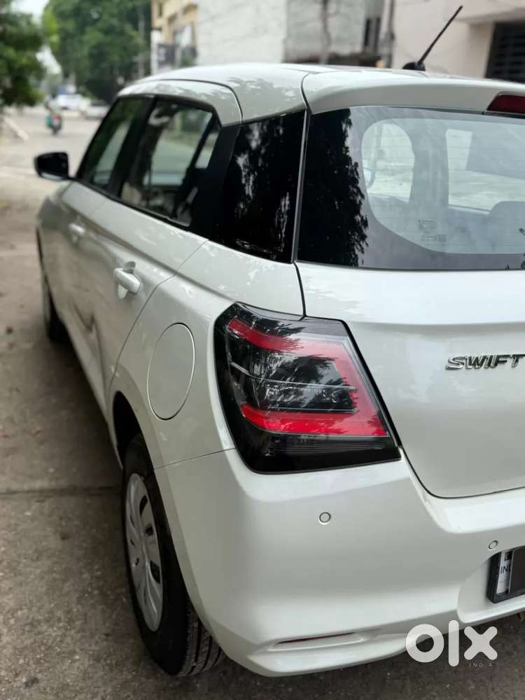 Maruti Suzuki Swift Vxi, 2025, Petrol