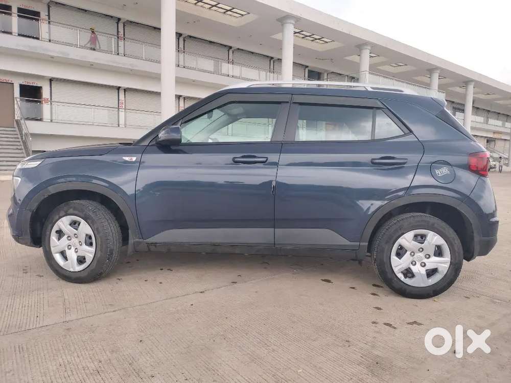Hyundai Venue Petrol Manual 2021 Model