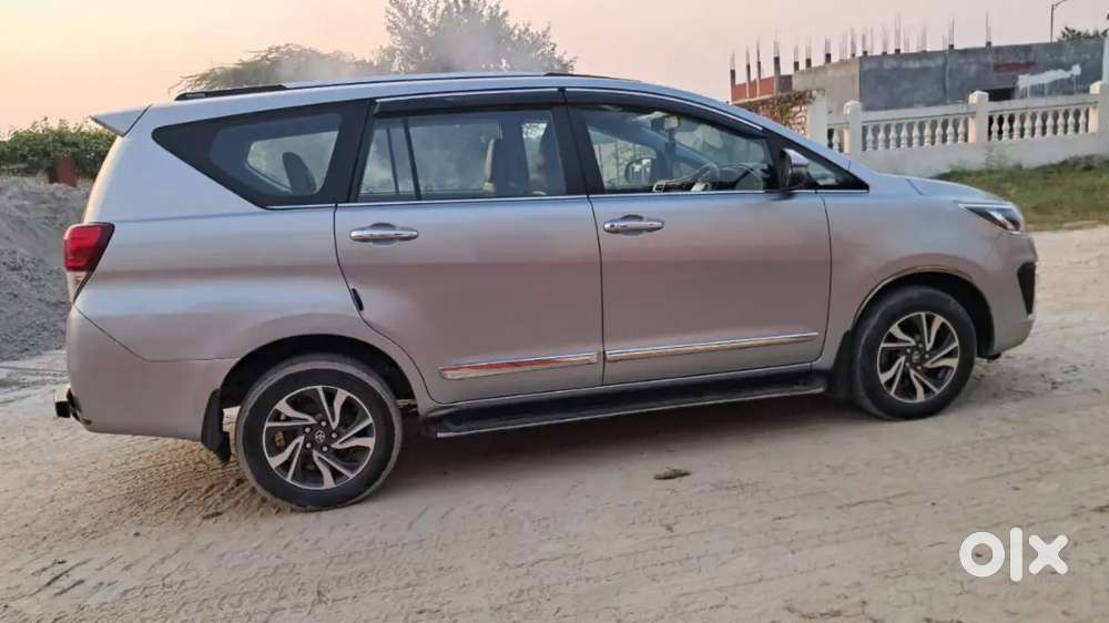 Toyota Innova Crysta 2022 Variant Mt