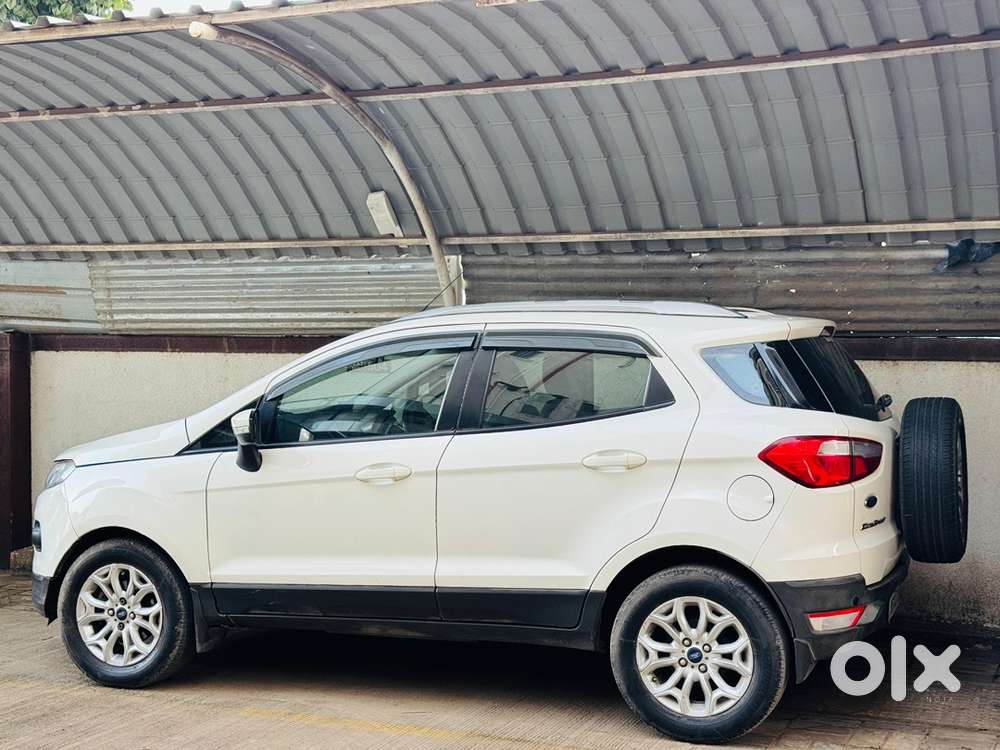 Ford Ecosport Titanium Petrol Automatic 2015 2nd Owner 77348 Km 325000