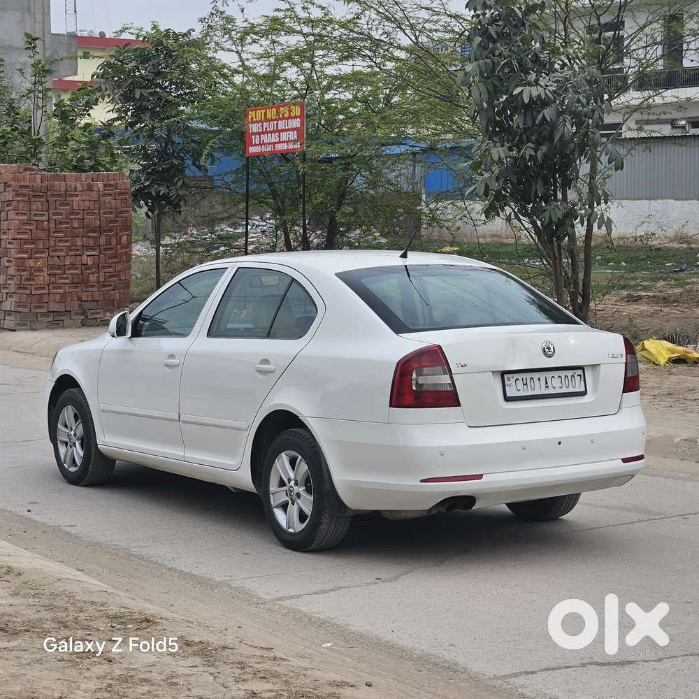 Skoda Laura 2.0 Elegance Tdi Cr, 2010, Diesel