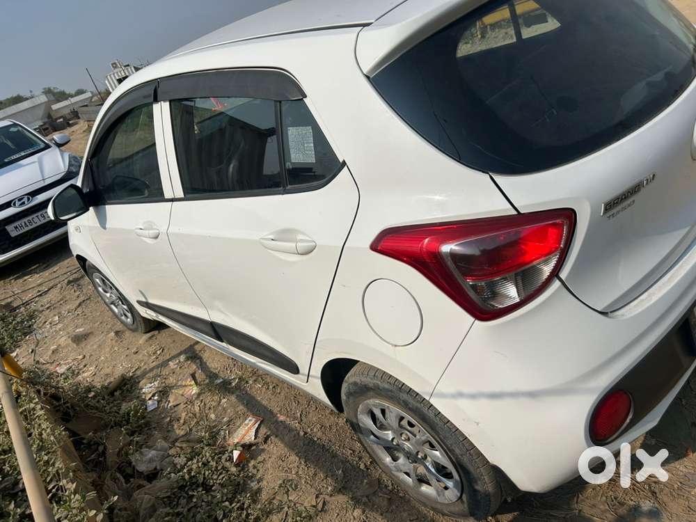 All 4 New Tyres. Blaupunkt Touch Screen Infotainment System