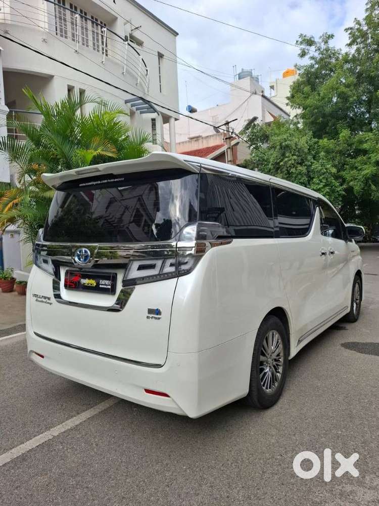 Toyota Vellfire 2.5 Executive Lounge, 2021, Petrol