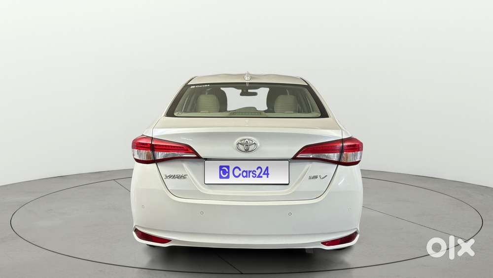 Toyota Yaris V Cvt, 2018, Petrol