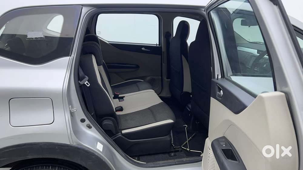 Renault Triber Rxz Easy-r Amt, 2022, Petrol