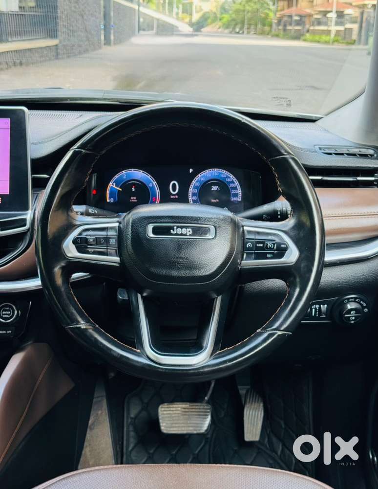 2023 Jeep Meridian Limited (o) 4x2 At