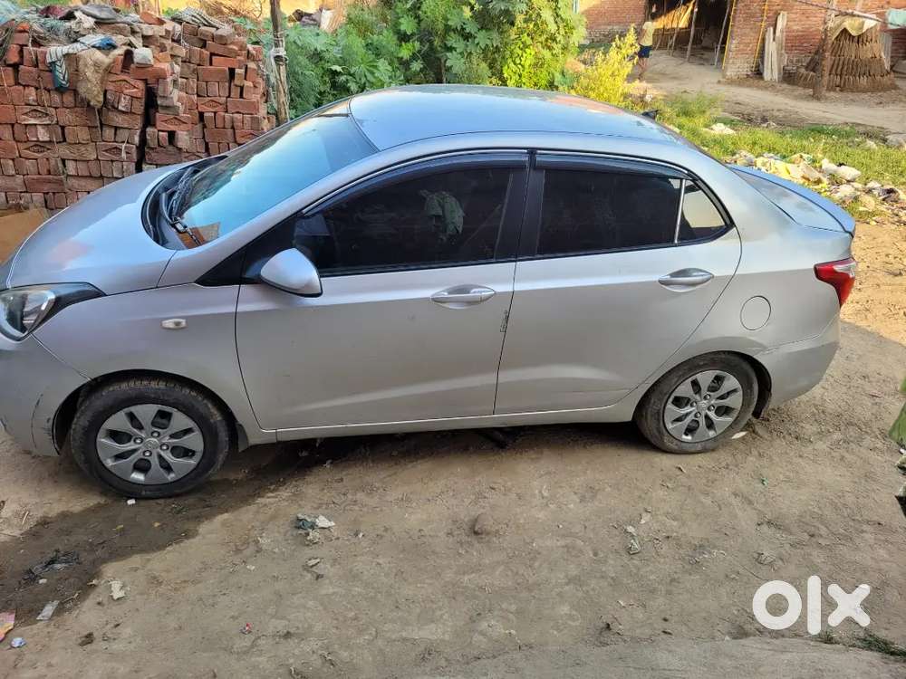 गाड़ी ओवरऑल कंडीशन बहुत ही बेहतरीन है गाड़ी चलने में बहुत स्मूथ है