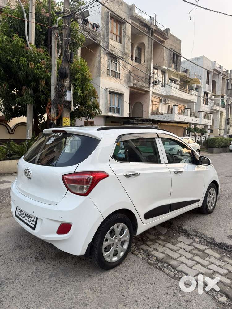 Hyundai Grand I10 Sportz, 2016, Petrol