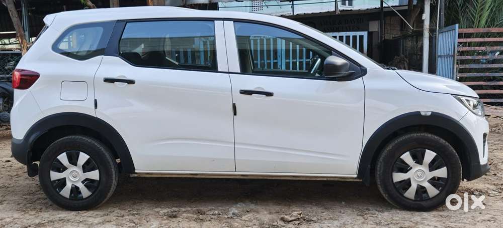 Renault Triber Rxl, 2022, Petrol